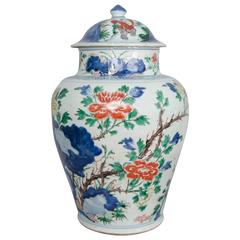 Decorative Chinese Wucai Lidded Vase, circa 1580