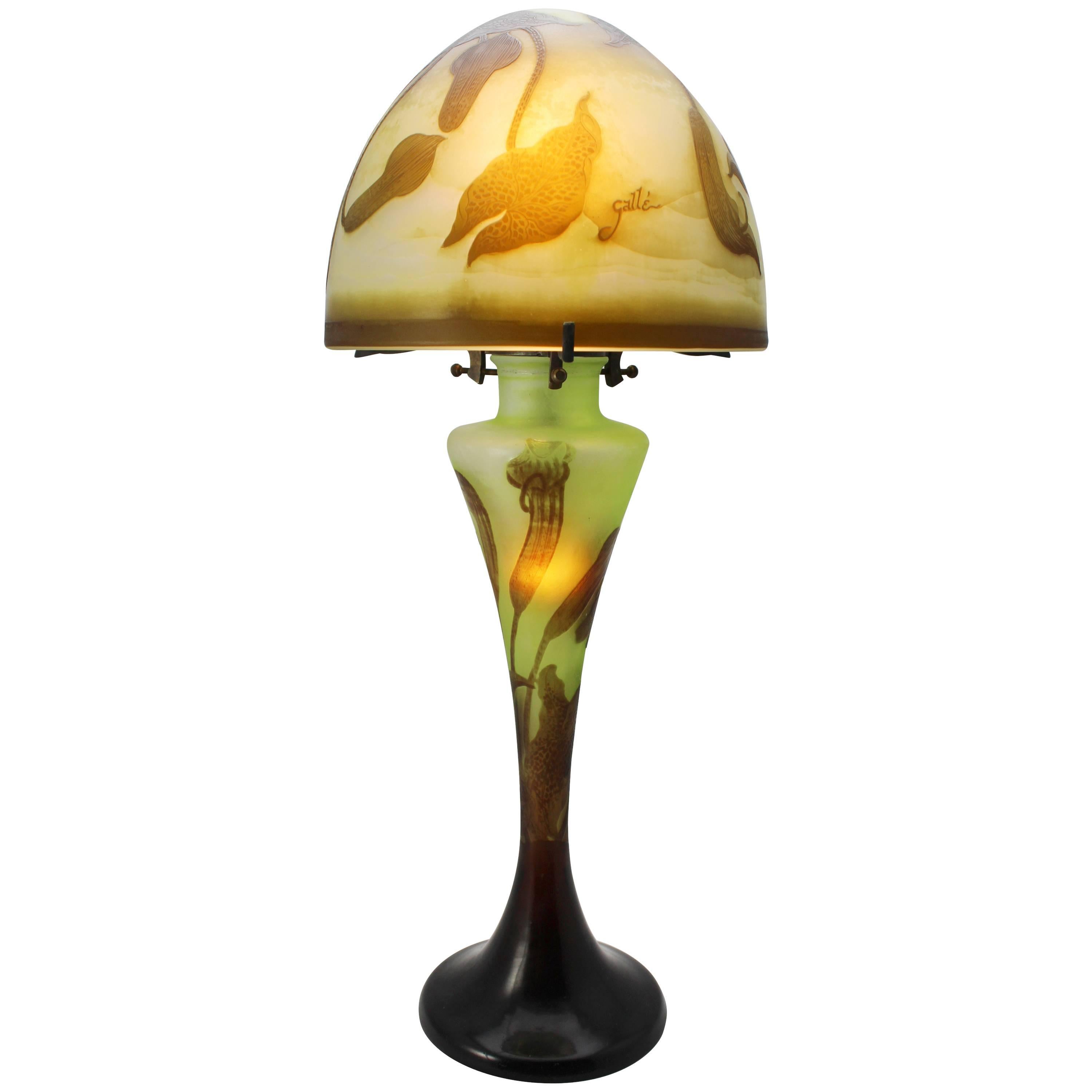 Emile Galle Cameo Art Nouveau Lamp, circa 1900