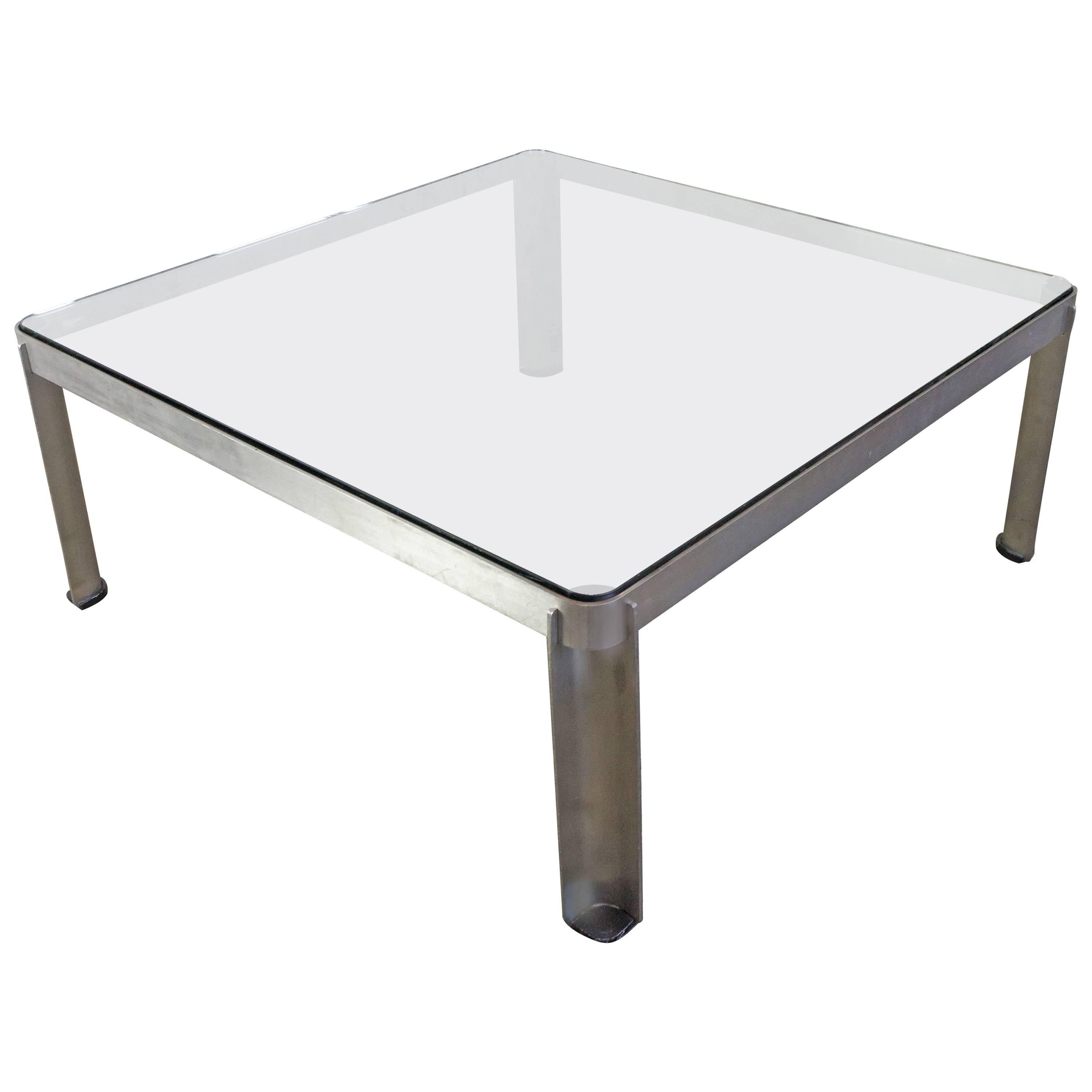 Table basse française vintage en aluminium et verre