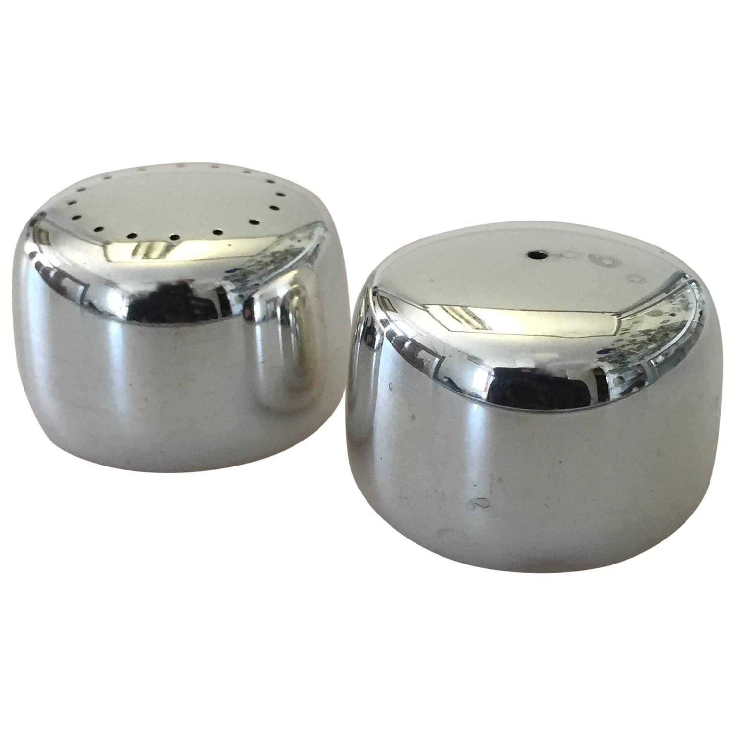 Vintage Salt and Pepper Shakers 68 For Sale on 1stdibs