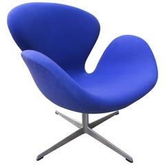 Arne Jacobsen Swan Chair by Fritz Hansen