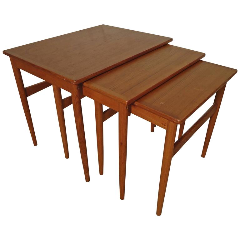 Midcentury Set of Teak Nesting Tables For Sale at 1stdibs