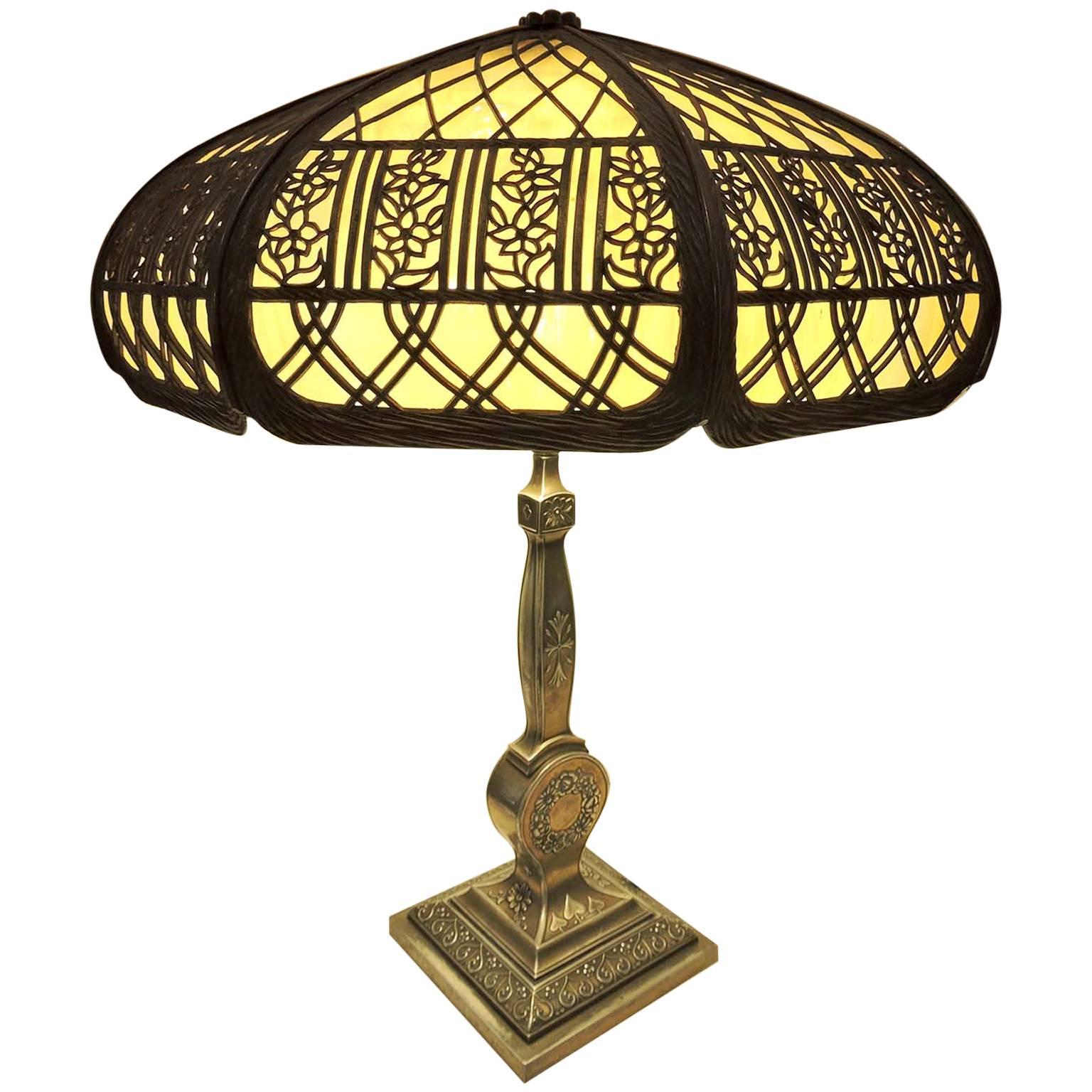 American Arts and Crafts Electric Lamp with Pairpoint Base