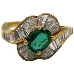 Fine Ballerina Style Cluster Ring Set with Centre Emerald and Diamonds