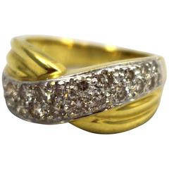One-Carat Diamond Pavé Crossover 18-Karat Gold Ring