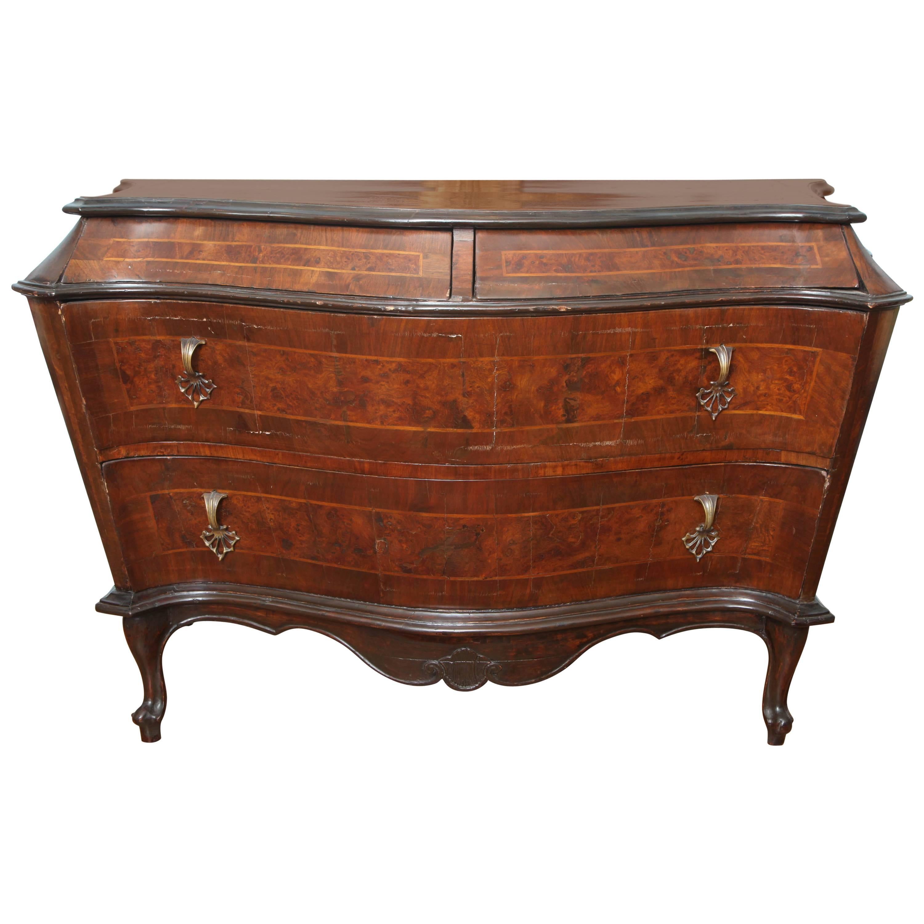 Venetian Mid-18th Century Rococo Walnut and Burl Walnut Commode For Sale