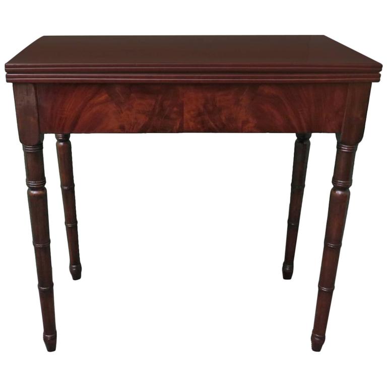 Card table in Mahogany For Sale at 1stdibs