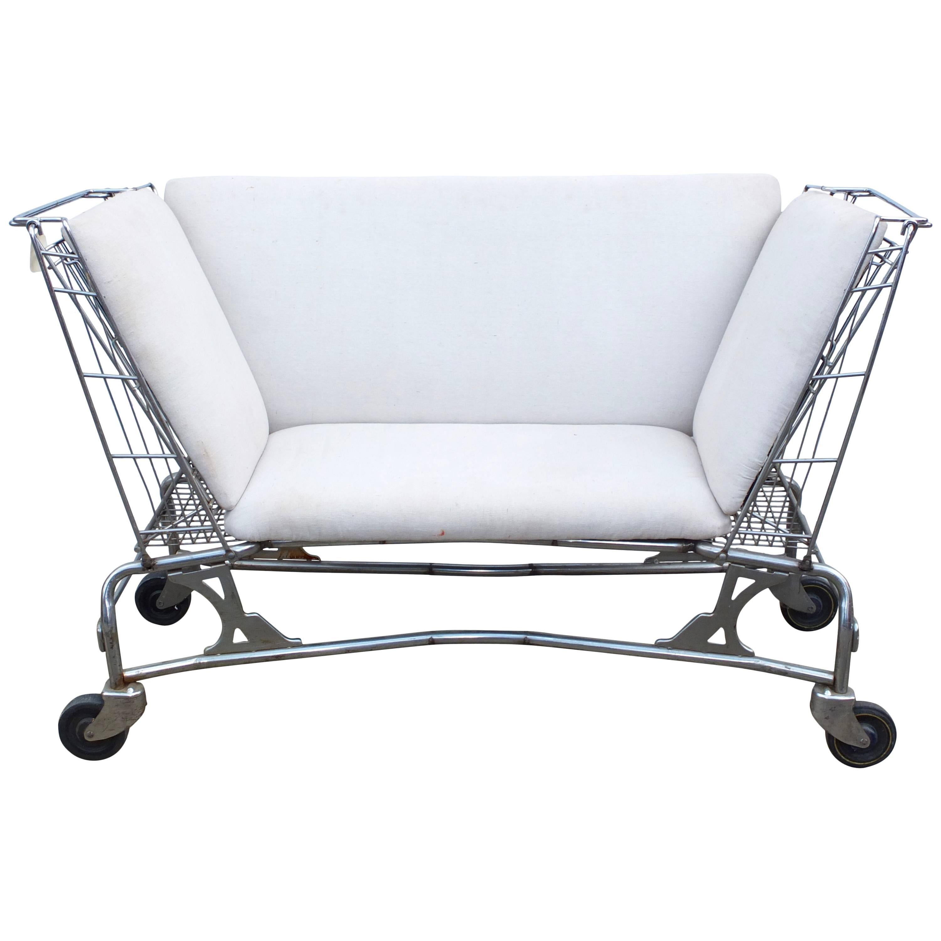 Chariot d'épicerie du milieu du siècle Loveseat ou Settee en vente