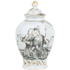 Chinese Export Porcelain Wide Tea Caddy, Cover Painted Grisaille, 18th Century