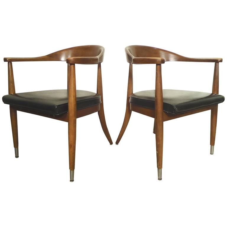 Pair Of Mid Century Modern Round Back Chairs At 1stdibs Pair Of Mid Century Modern Round Back Chairs For