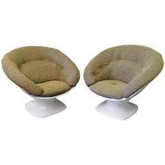 Pair of Plexi Chairs by Raphael 6