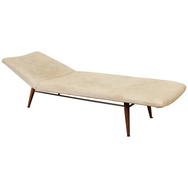 MidCentury Leather Chaise Longue For Sale at 1stDibs