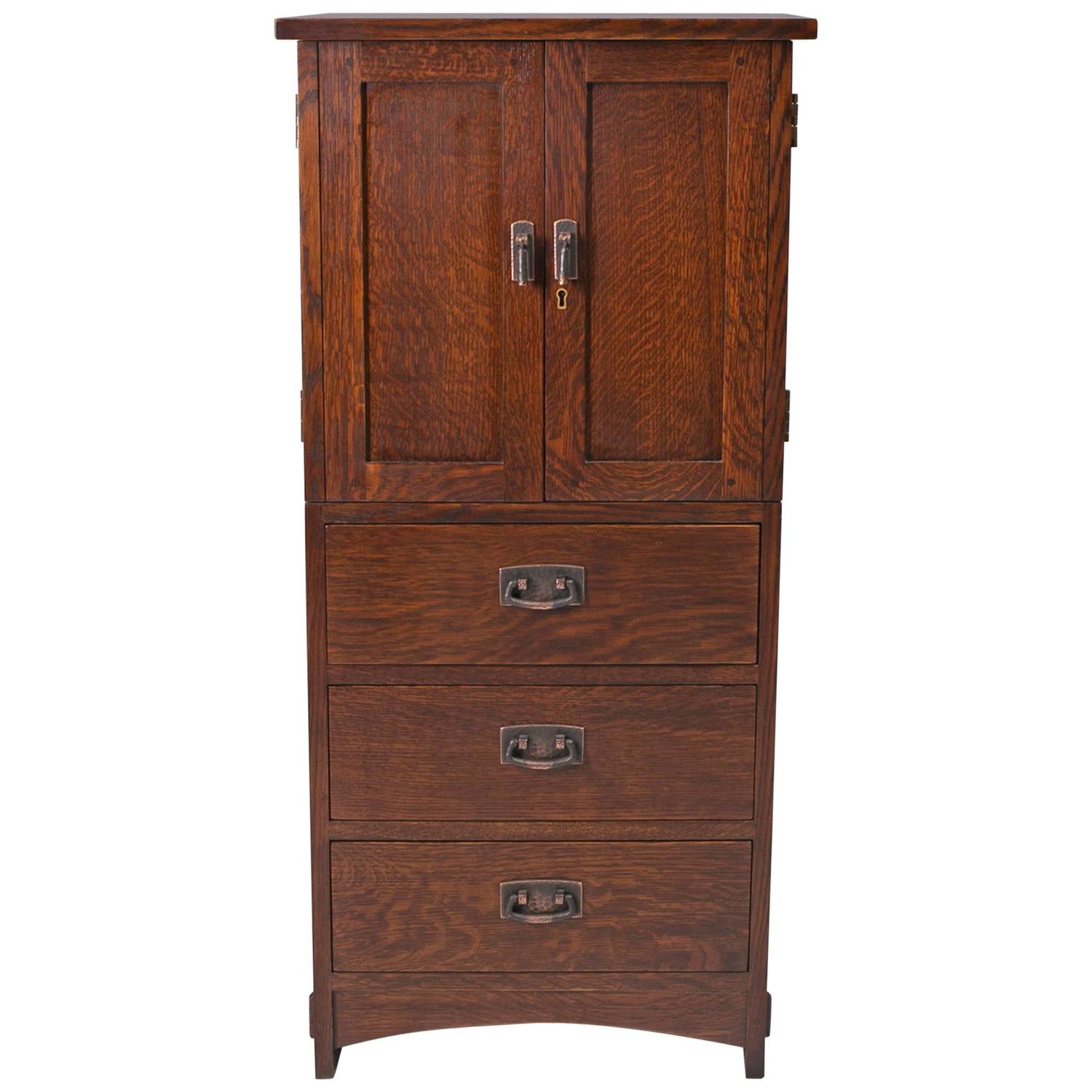 Arts and Crafts Period Jewelry Chest by Gustav Stickley For Sale at 1stdibs