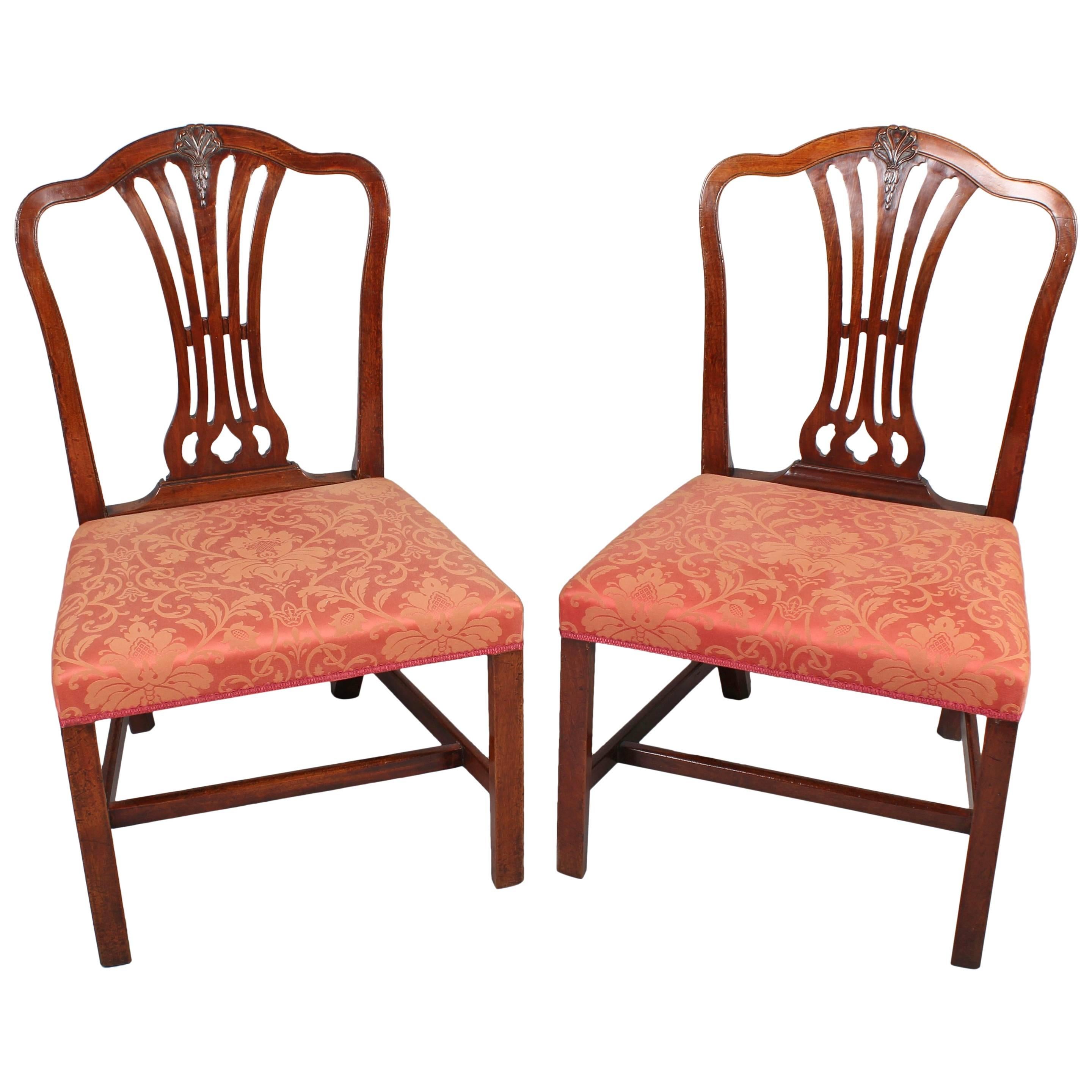 Pair of George III Period Mahogany Side Chairs in the Hepplewhite Style For Sale
