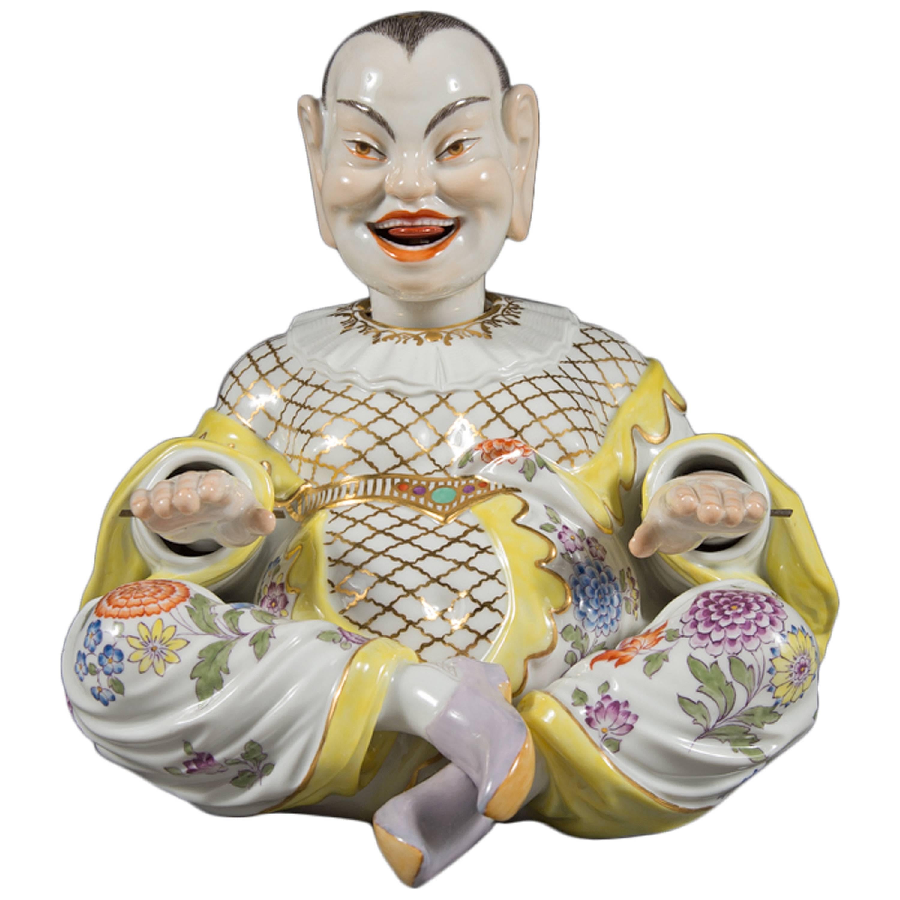 Figurine pagode en porcelaine de Meissen à tête articulée hochant en vente
