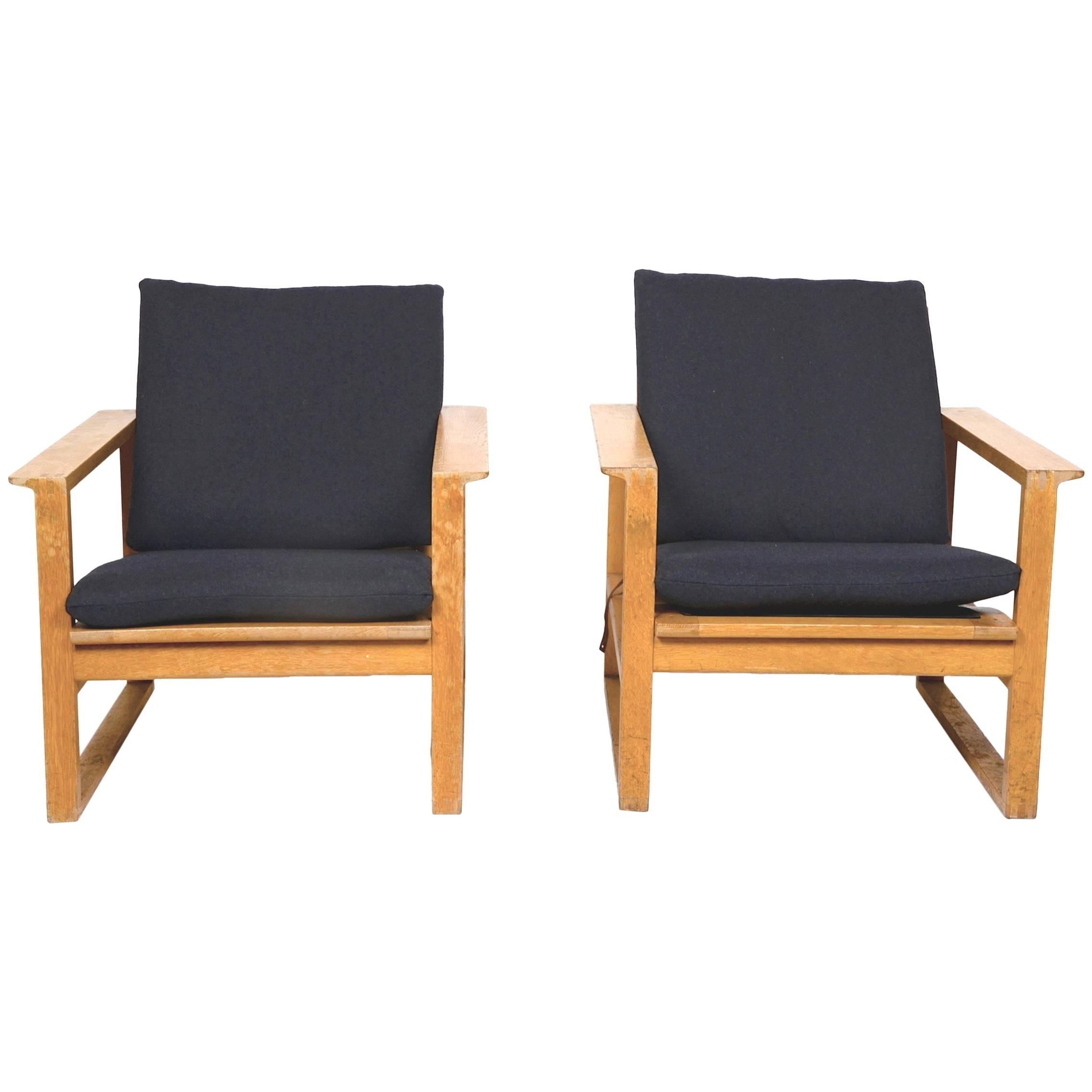 Pair of Sled Chairs / Mod. 2256 by Børge Mogensen, Fredericia