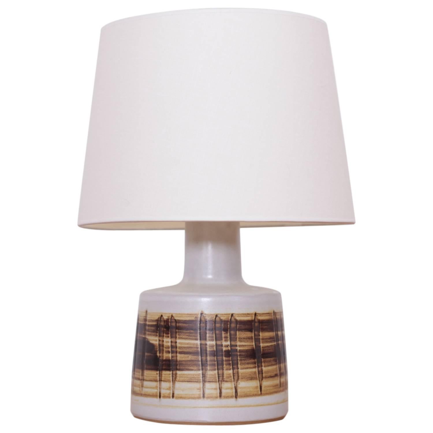Stoneware Table Lamp, Gordon Martz, Marshall Studios Inc. n° 105 Brown & White
