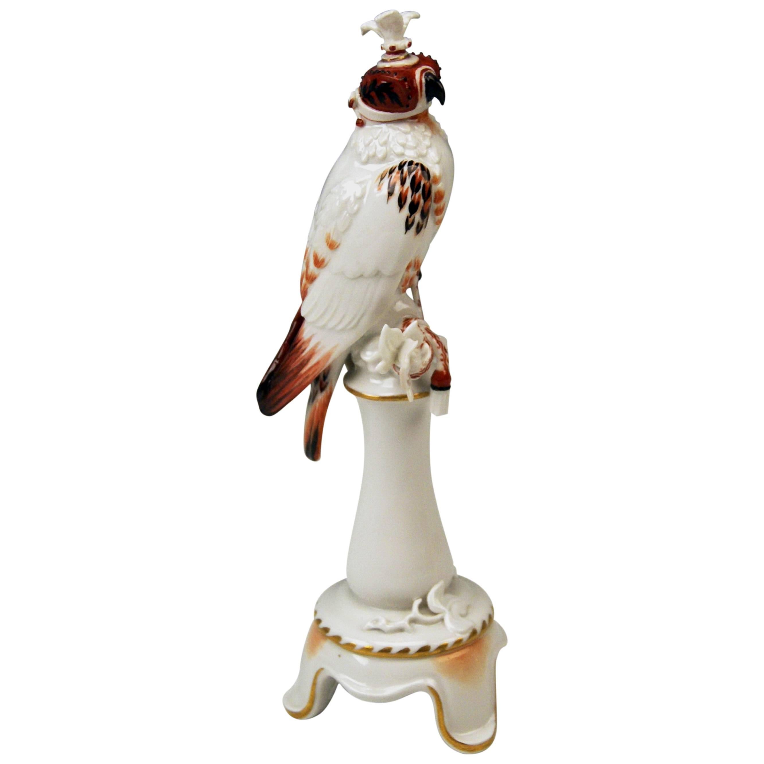 Meissen Animal Figurine, Lovely Gyrfalcon, Max Esser, 20th Century