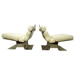 Importante paire de chaises en acier inoxydable Francois Monnet des années 1970