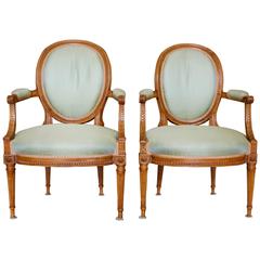 Pair of Louis XVI Style Beechwood Fauteuils en Cabriolet Carved with Leaf Tips 10
