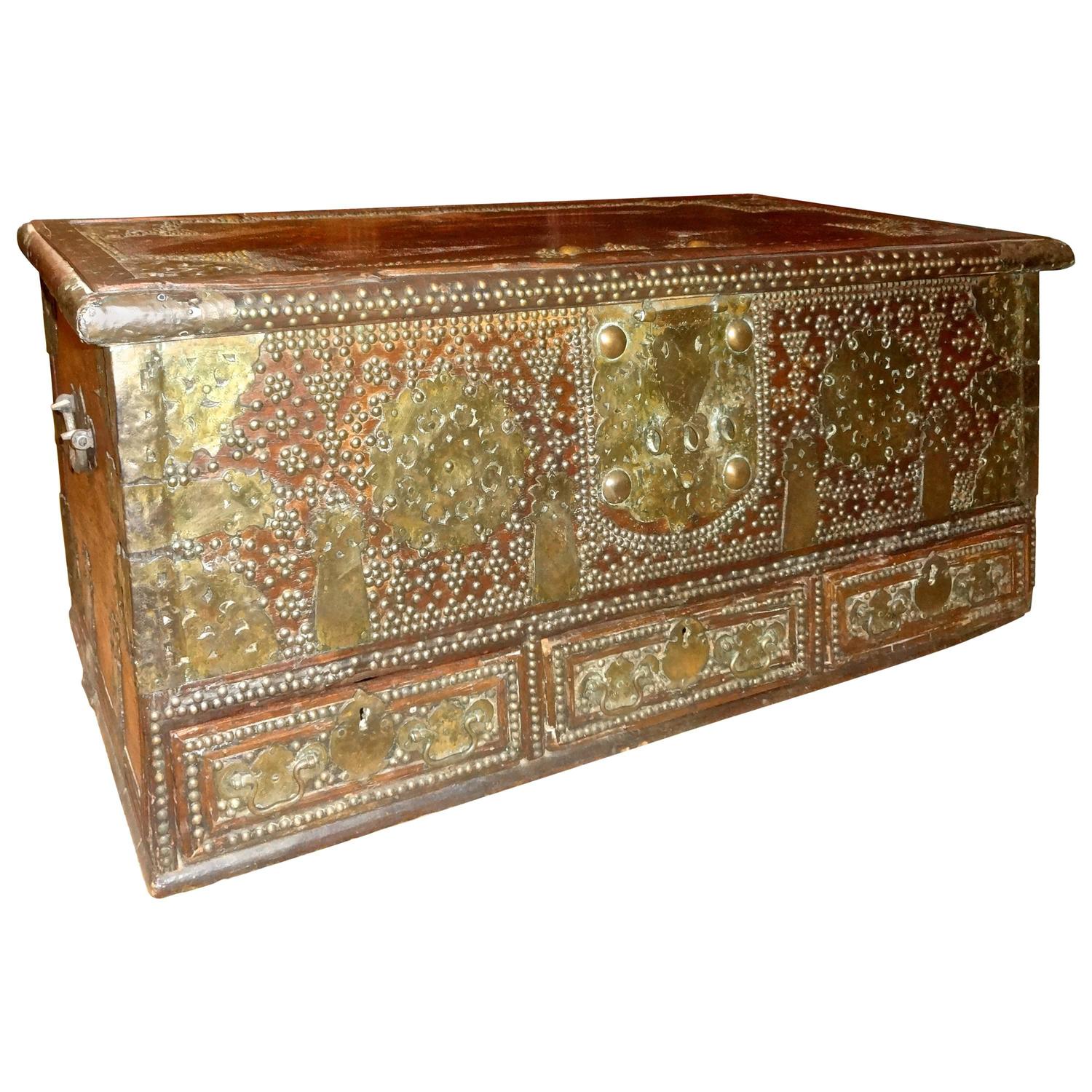 Kuwaiti Chest For Sale at 1stdibs