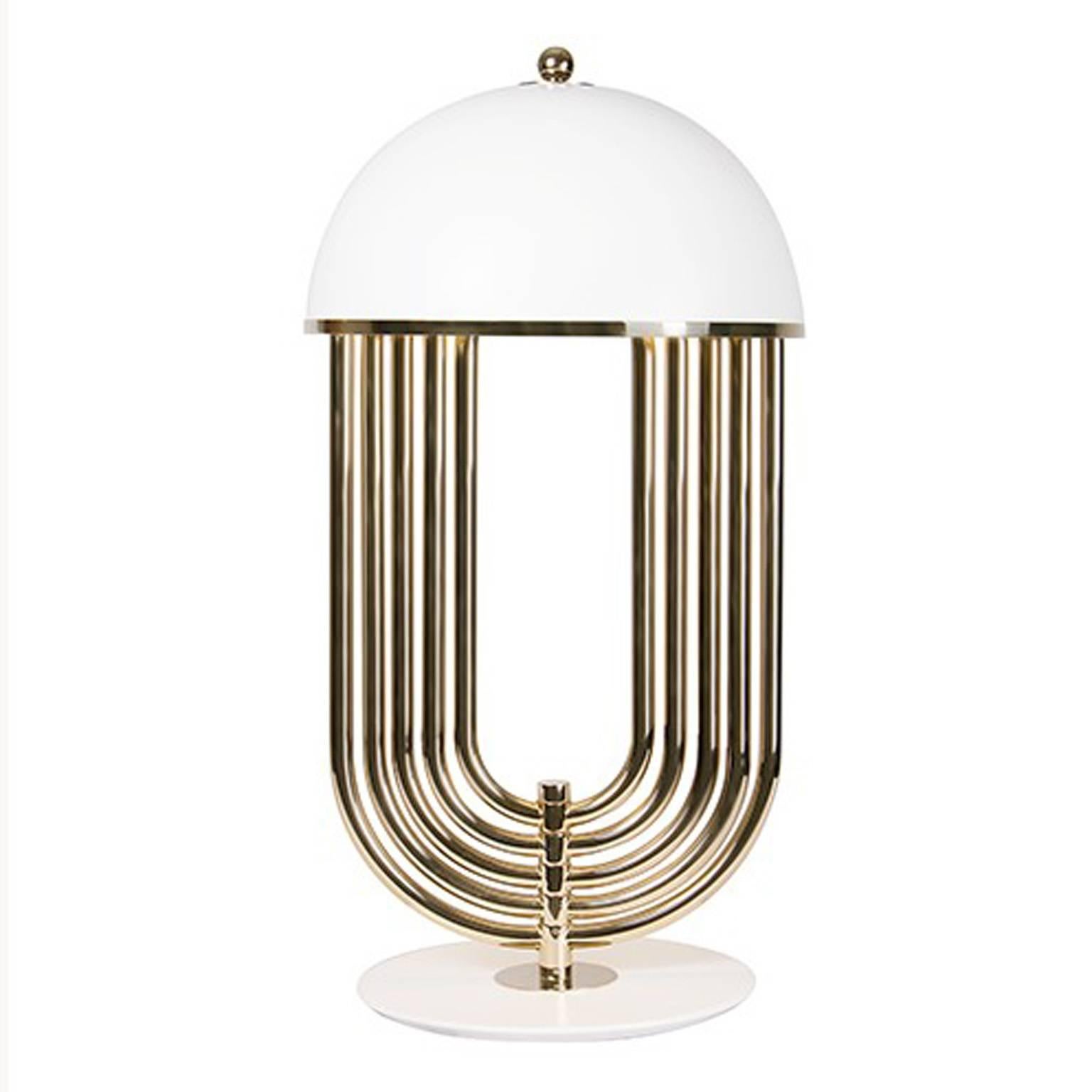 Turner Table Lamp in White and Gold In Excellent Condition For Sale In Central, HK