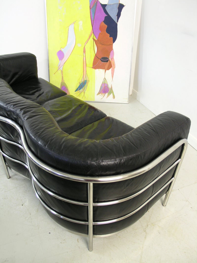 Zanotta 'Onda' Black Leather and Chrome Sofa In Excellent Condition In Near Matlock, Derbyshire, GB