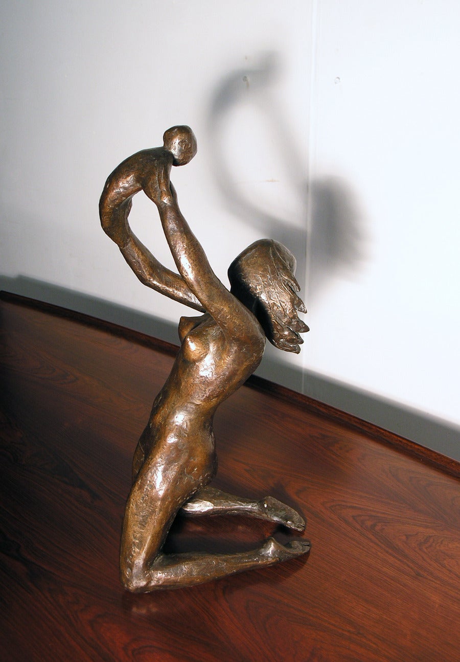 Laurence Broderick bronze sculpture 'Mother and Child' 1973 In Excellent Condition For Sale In Near Matlock, Derbyshire, GB