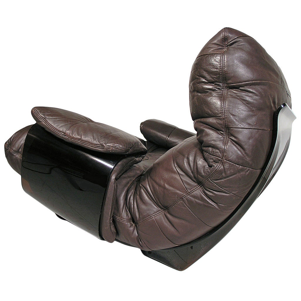 Ligne Roset leather Marsala chair. Original For Sale