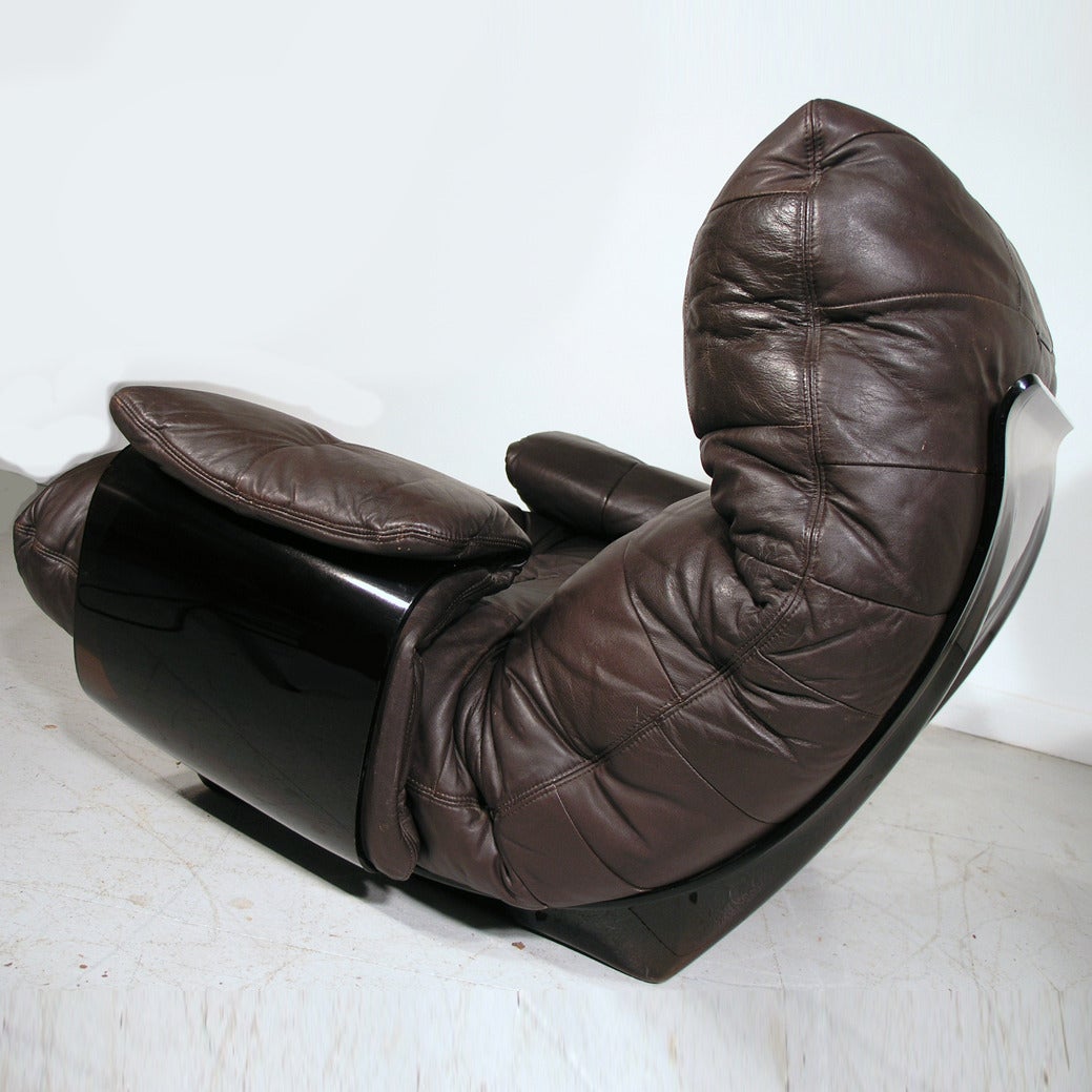 Ligne Roset leather Marsala chair. Original For Sale 2