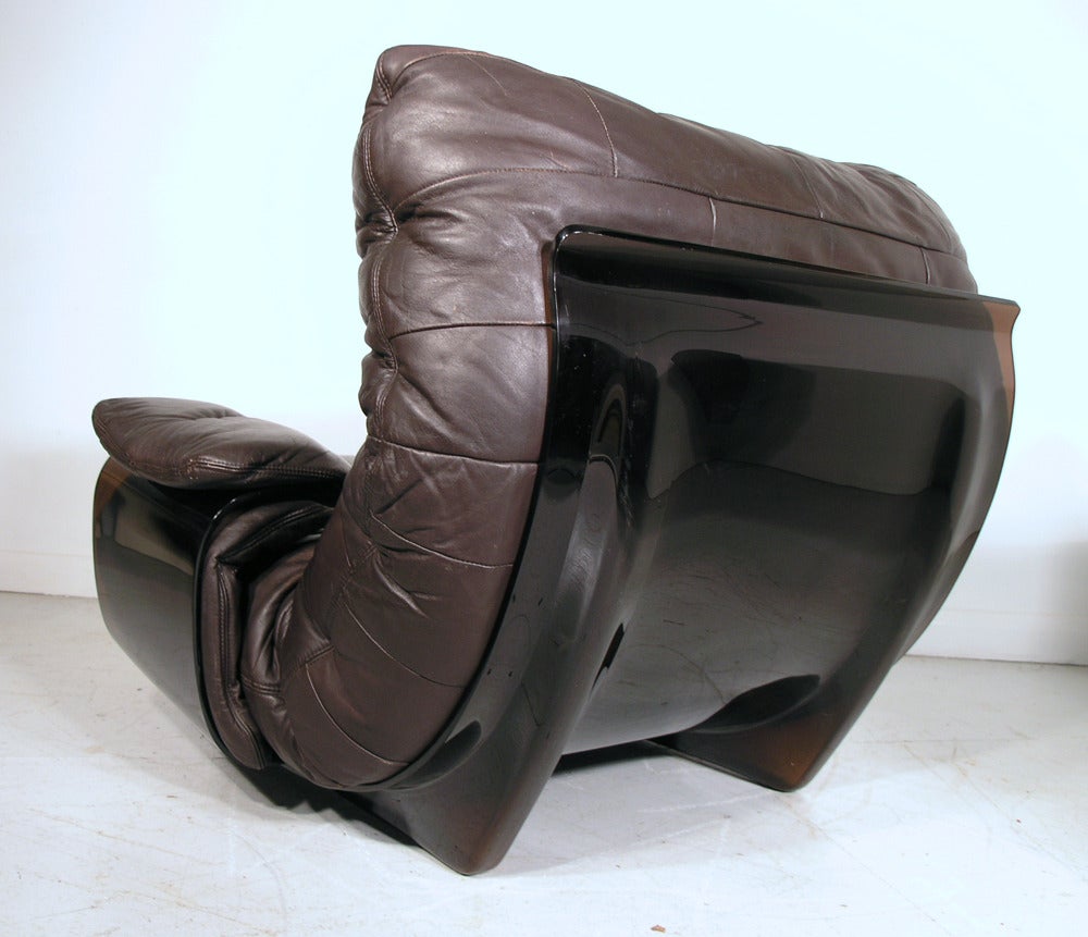 Late 20th Century Ligne Roset leather Marsala chair. Original For Sale
