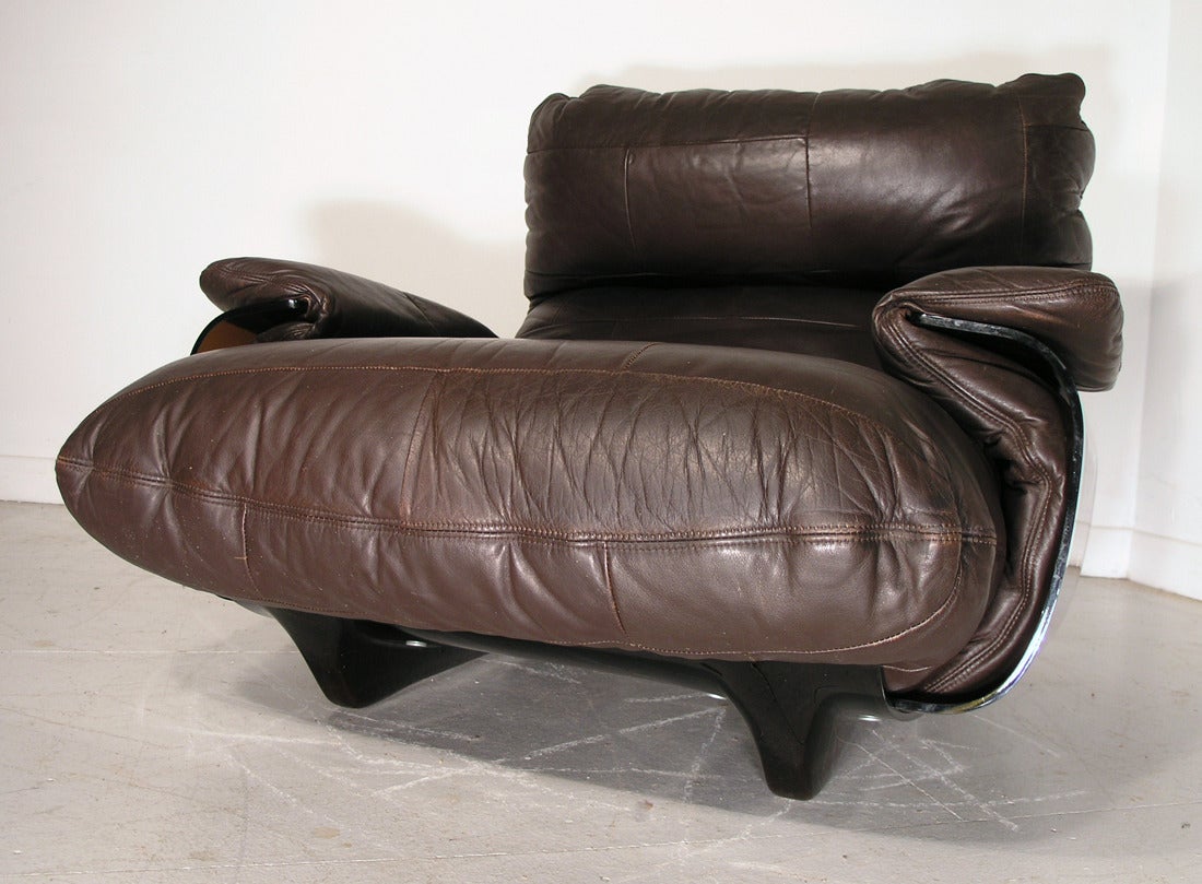 Ligne Roset leather Marsala chair. Original For Sale 3