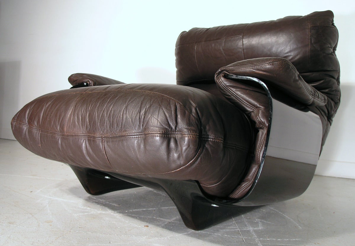 Mid-Century Modern Ligne Roset leather Marsala chair. Original For Sale