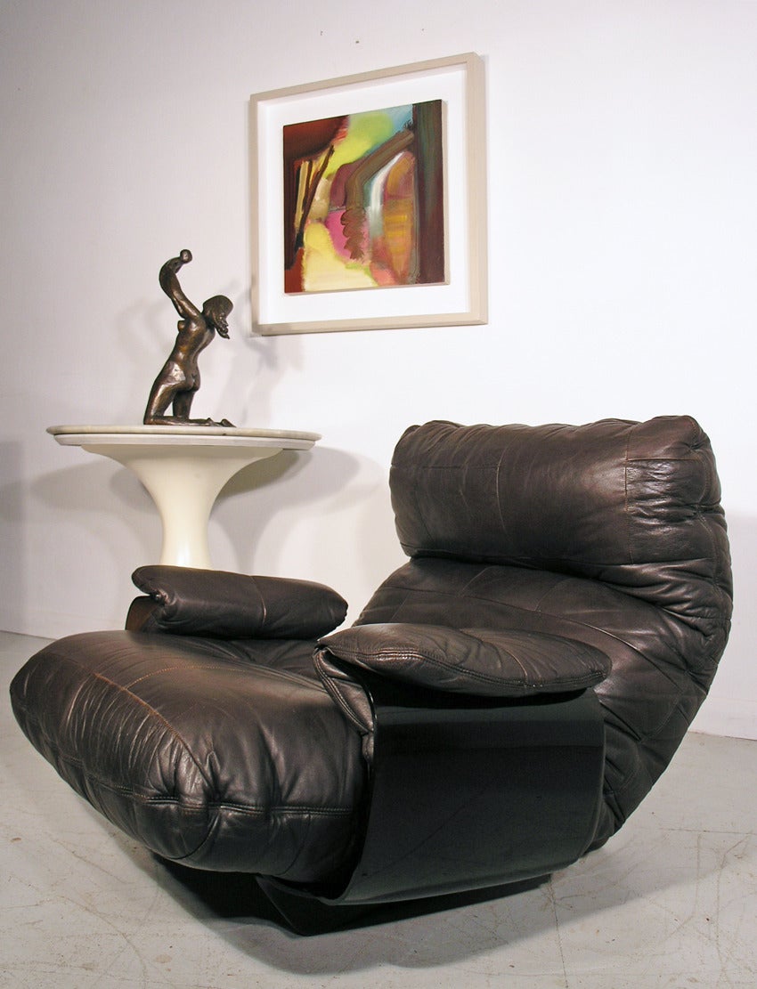 French Ligne Roset leather Marsala chair. Original For Sale
