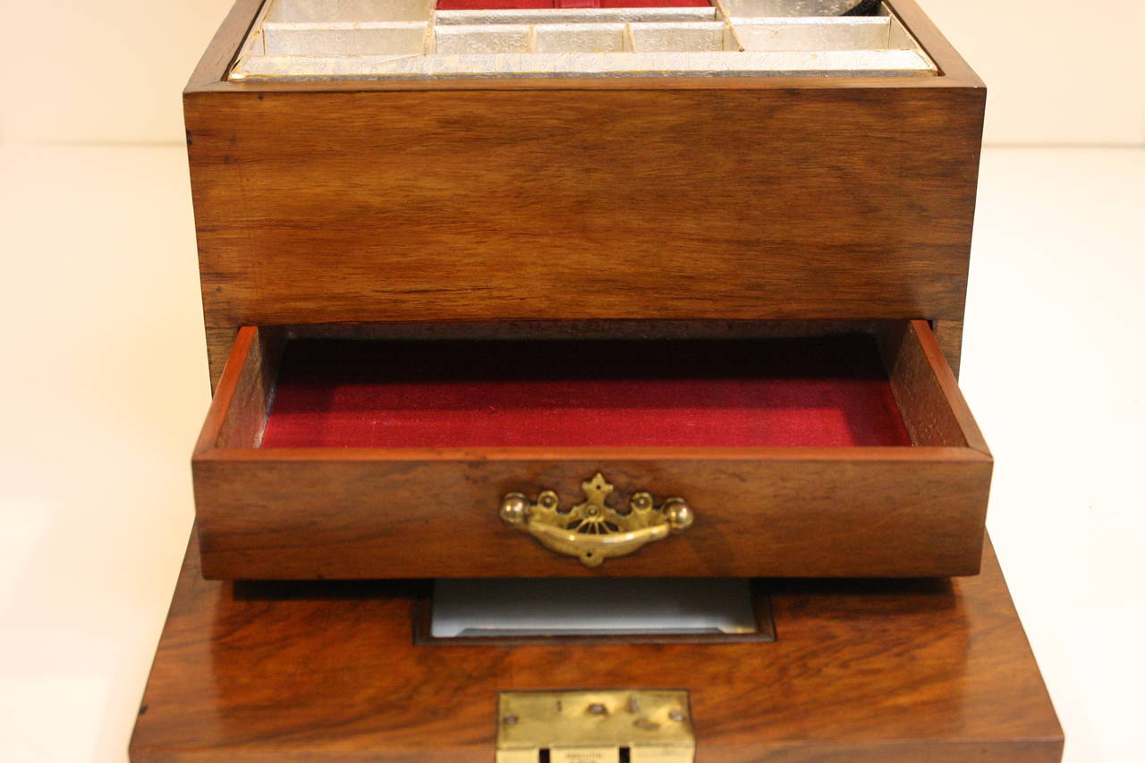 1920s Highly Figured Walnut Jewel Box, All Original For Sale 1
