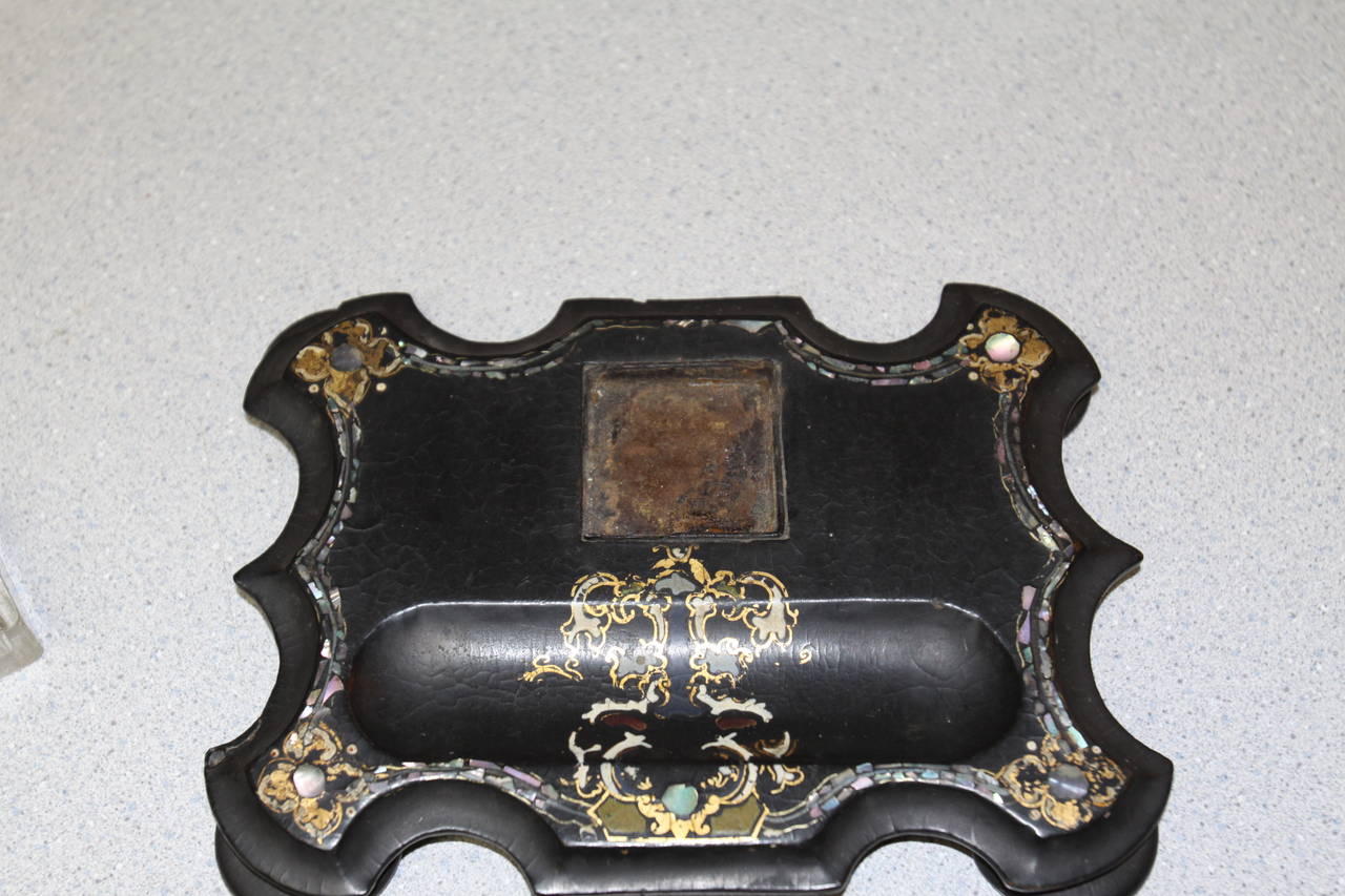 Late 19th Century 1890s Papier Mâché Inkwell with Mother-of-Pearl Inlay For Sale