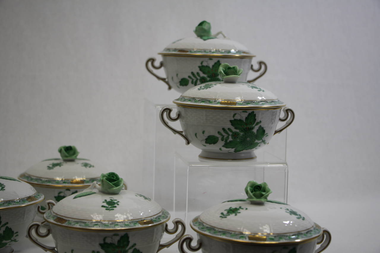 Herend Chinese Bouquet Green Nine Crème Soup Dishes In Excellent Condition In Raleigh, NC