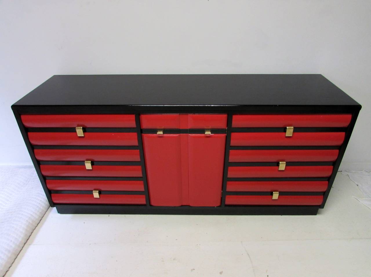 Late 20th Century American of Martinsville Credenza For Sale