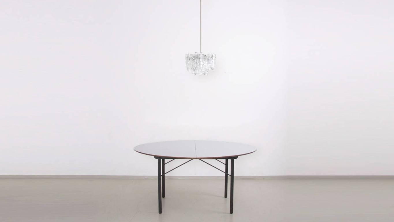 Kalmar Austria Icicle Ice Glass Viennese Chandelier from the 1960s In Excellent Condition For Sale In Berlin, BE