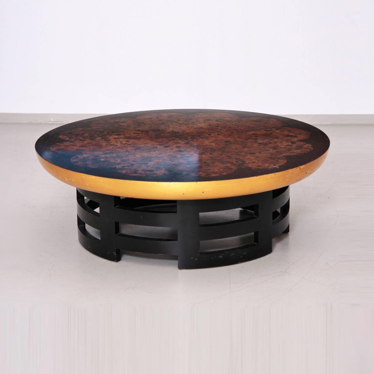 Beautiful modern Asian inspired coffee table, designed by Herman Muller and Isabel Barringer, for Kittinger. 