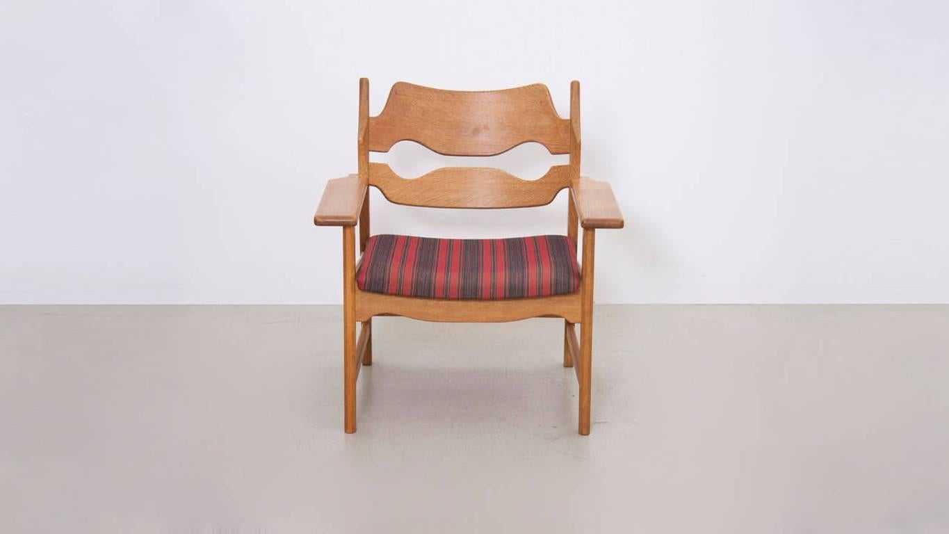 razor back chair