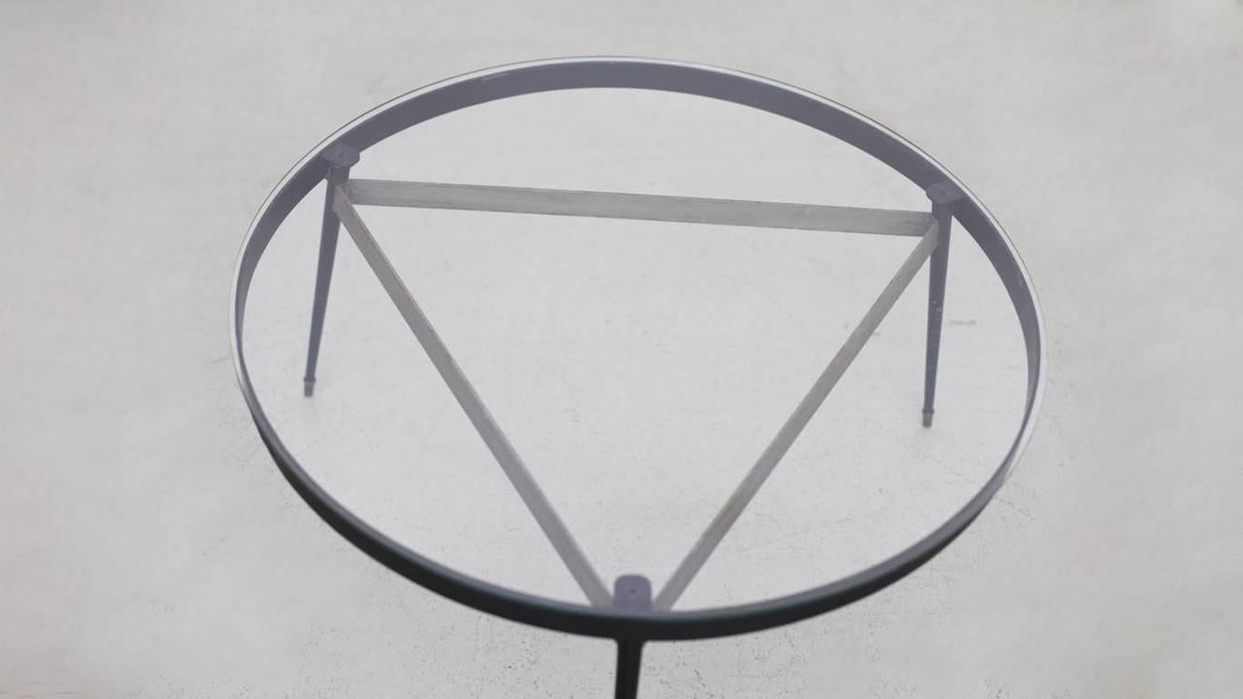 French 1950s Round Tripod Table with Glass Top In Good Condition In Berlin, DE