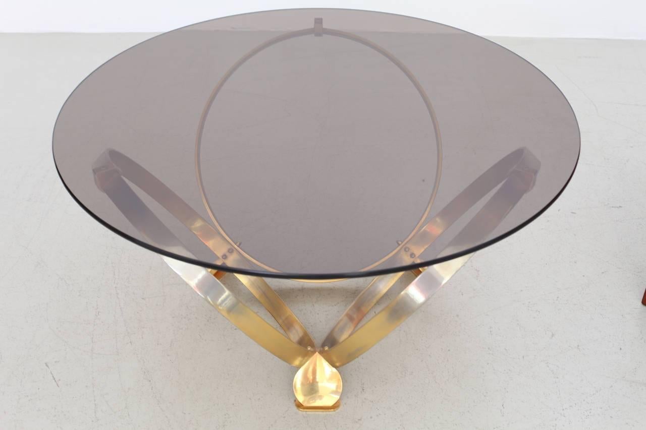 Round Brass Geometric Rings Coffee Table with Glass Top In Good Condition For Sale In Berlin, BE