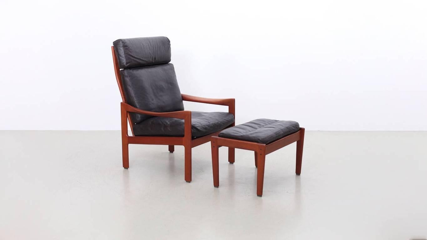 Illum Wikkelsø Teak Highback Lounge Chair and Ottoman In Good Condition In Berlin, DE