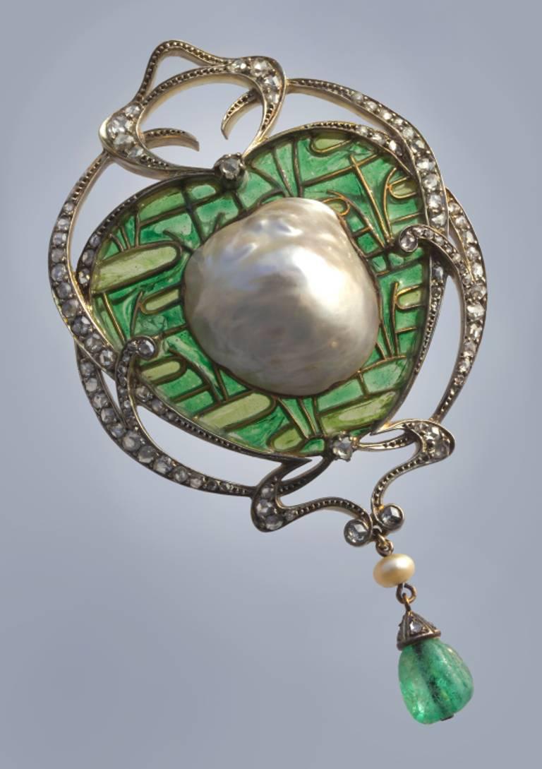 Illustrated in our book:
Beatriz Chadour-Sampson & Sonya Newell-Smith, Tadema Gallery London Jewellery from the 1860s to 1960s, Arnoldsche Art Publishers, Stuttgart 2021, cat. no. 463 
This pendant is an exceptional example of the fusion of