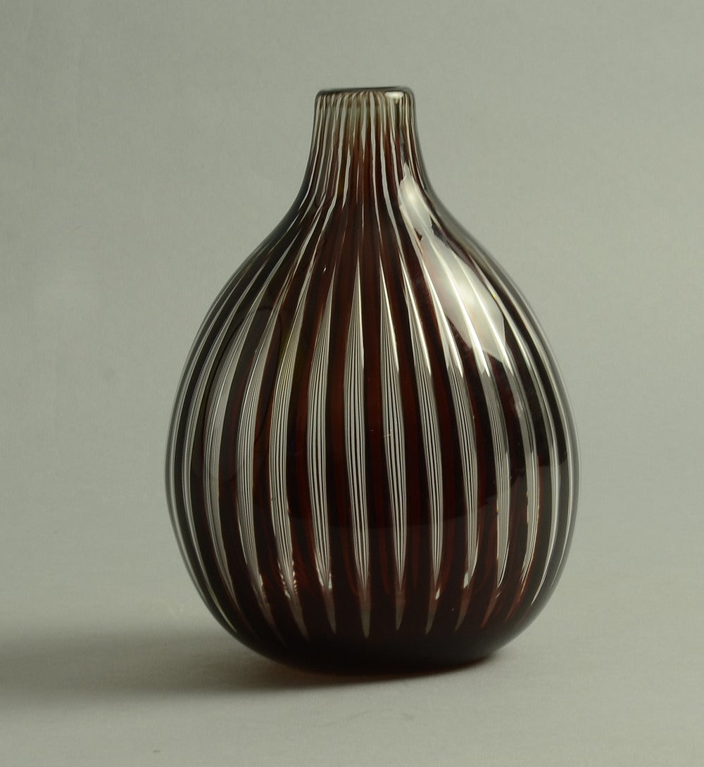 Edvin Ohrstrom for Orrefors Group of Ariel Vases In Excellent Condition For Sale In New York, NY