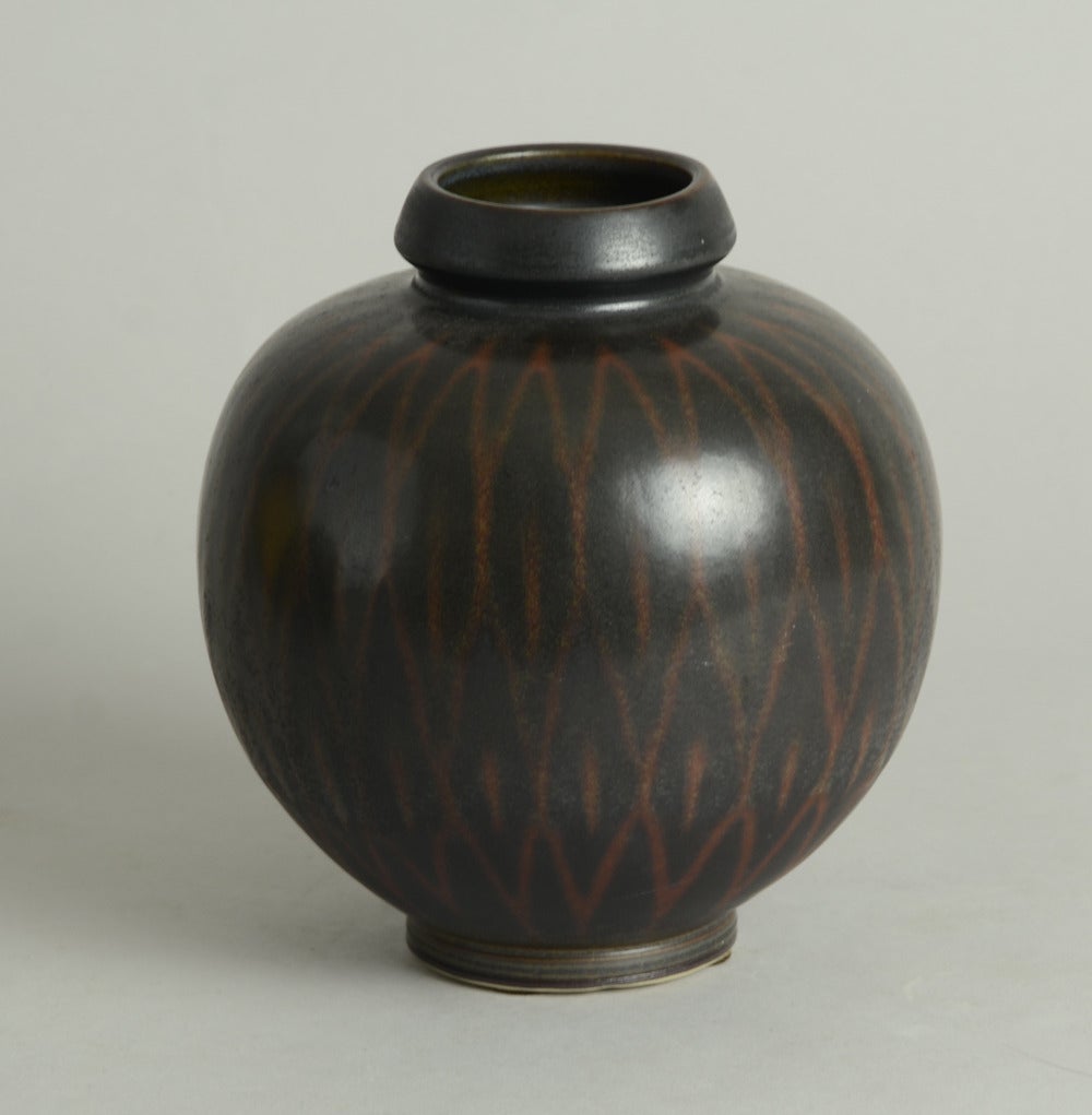 Unique stoneware vase with patterned brown haresfur glaze, 1957.