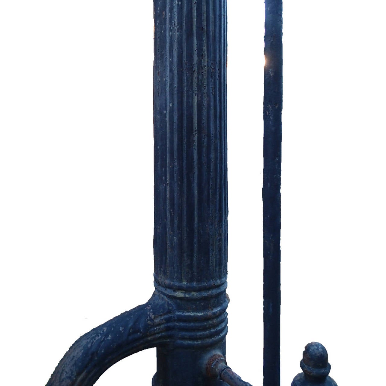Cast Iron Village Water Pump from France, 19th Century In Good Condition For Sale In Cornell, CA
