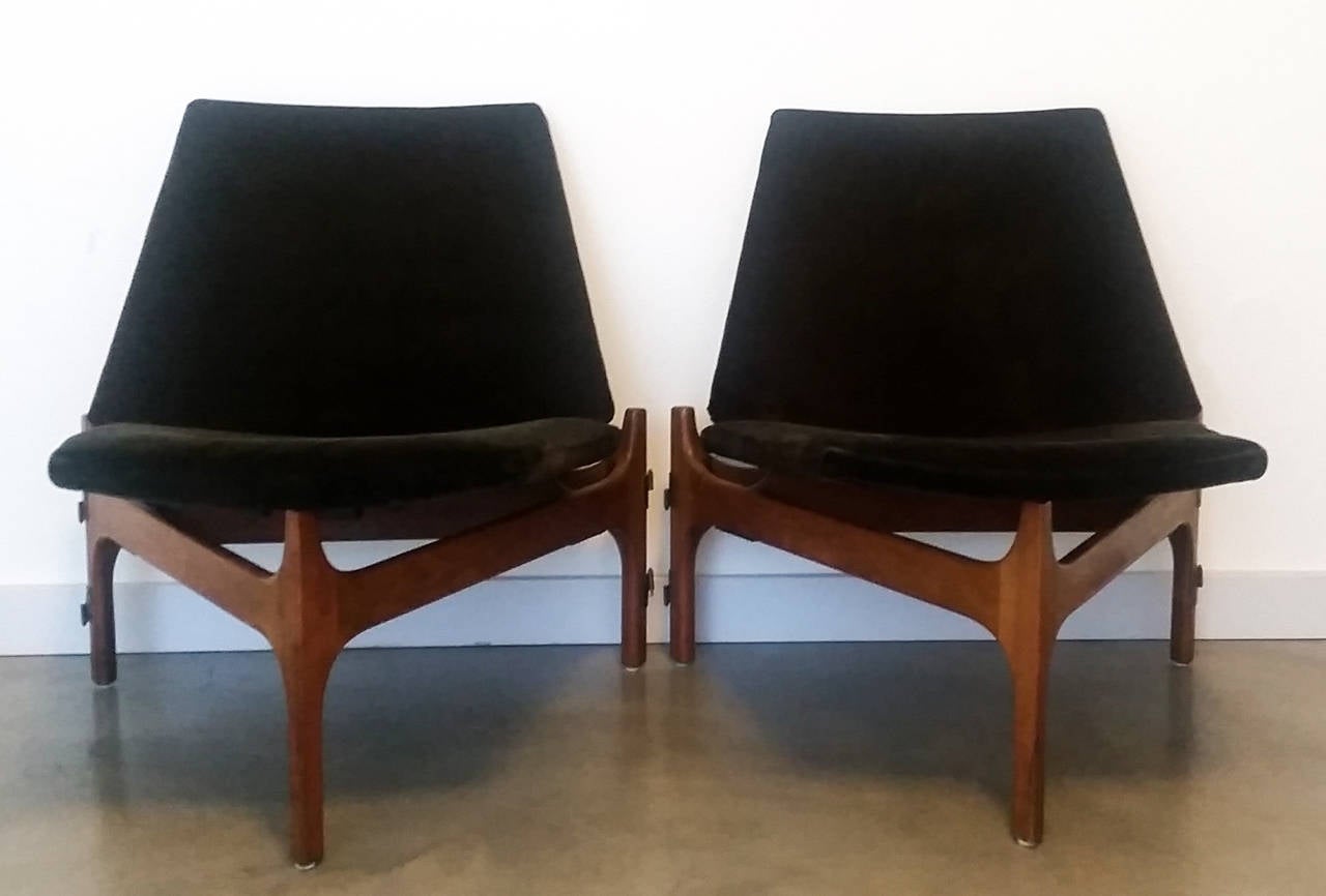 Pair of 3 Legged Lounge Chairs by John Keal for Brown Saltman In Good Condition In Culver City, CA