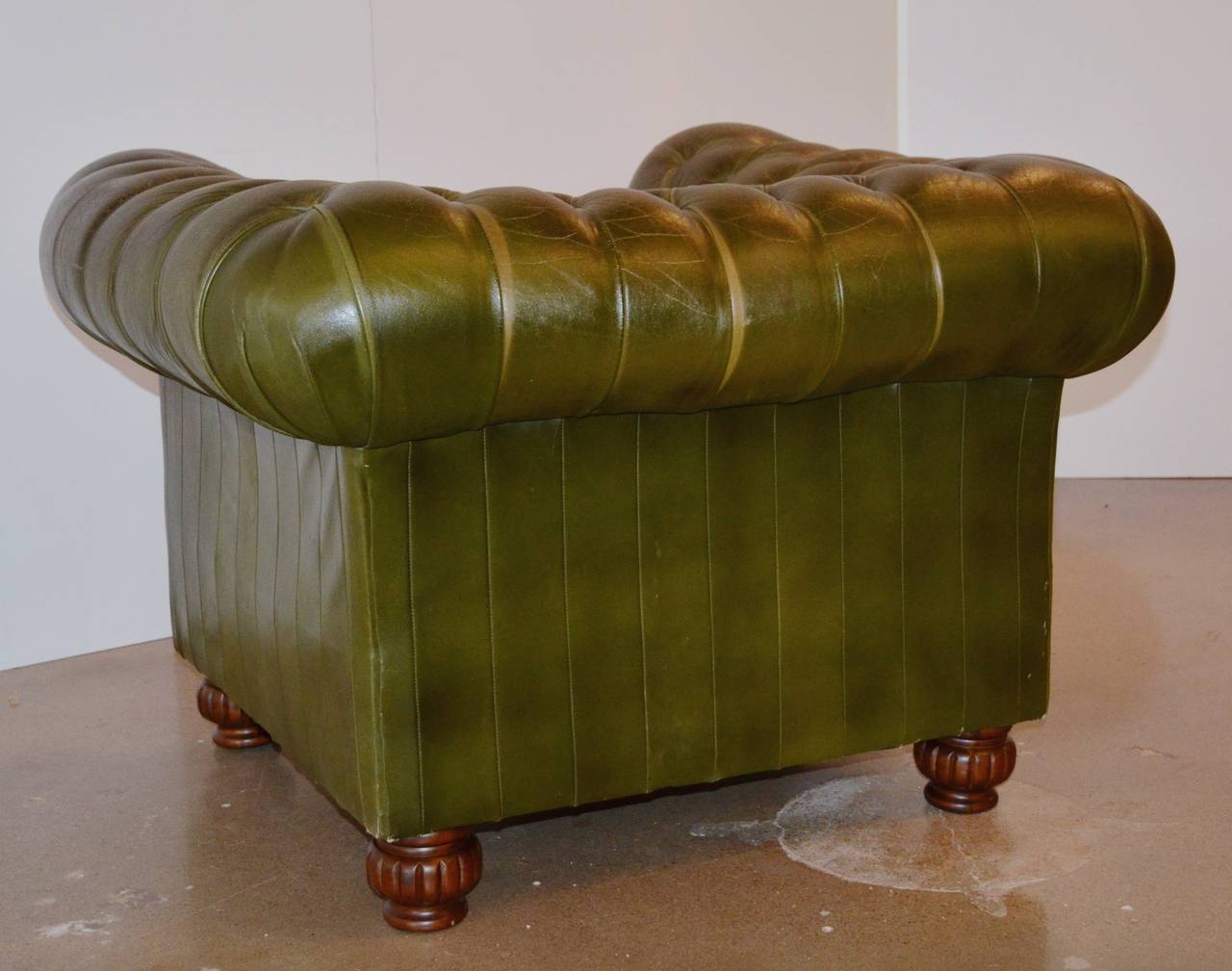 Green Leather Chesterfield Lounge Chair In Good Condition In Austin, TX